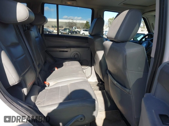 2007 Jeep Commander Sport z VIN 1J8HH48K27C510392, wystawiony jako IAAI lot #41793028 z przebiegiem 139 686 mil mil oraz . Historia ofert i sprzedaży dostępna na DreamBid. Obrazek 8.