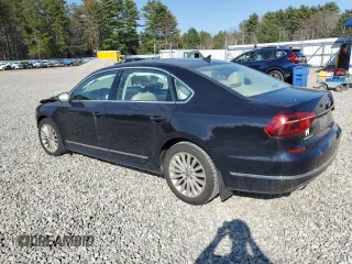 2017 Volkswagen Passat SE z VIN 1VWBT7A32HC018878, wystawiony jako Copart lot #53029885 z przebiegiem Nie podano mil oraz Szkoda całkowita • Salvage title. Historia ofert i sprzedaży dostępna na DreamBid. Obrazek 2.