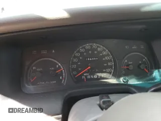 2000 Ford Crown Victoria LX с VIN 2FAFP74W1YX130479, выставлен на аукционе Copart как лот 53387815 с пробегом 166 089 миль миль и На запчасти • Non repairable. История ставок и продаж доступна на DreamBid. Изображение 9.