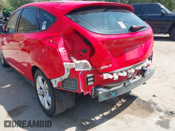 2014 Ford Focus SE z VIN 1FADP3K24EL119243, wystawiony jako IAAI lot #42121759 z przebiegiem 123 887 mil mil oraz . Historia ofert i sprzedaży dostępna na DreamBid. Obrazek 6.