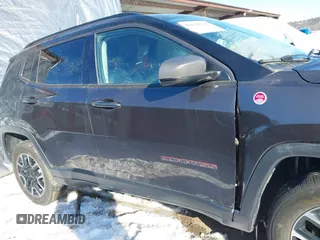 2019 Jeep Compass Trailhawk with VIN 3C4NJDDB3KT602029, listed as a IAAI auction lot 41618243 with 73,088 mi miles and . Bid and sale history available at DreamBid. Image 14.