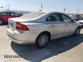 2008 Volvo S80 3.2L with VIN YV1AS982081064192, listed as a Copart auction lot 70442604 with 135,774 mi miles and Salvage Title. Bid and sale history available at carsss.com. Image 3.