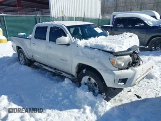 2015 Toyota Tacoma with VIN 3TMMU4FN2FM086885, listed as a IAAI auction lot 41247712 with 194,510 mi miles. Bid and sale history available at carsss.com. Image 1.