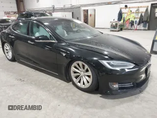 2019 Tesla Model S 75D z VIN 5YJSA1E2XKF313955, wystawiony jako IAAI lot #41658345 z przebiegiem 57 085 mil mil oraz . Historia ofert i sprzedaży dostępna na DreamBid. Obrazek 1.