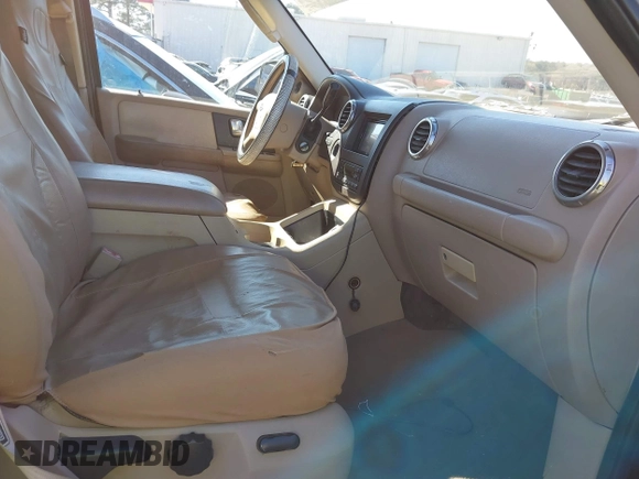 2003 Ford Expedition Eddie Bauer with VIN 1FMFU18L03LC04444, listed as a IAAI auction lot 41805302 with 217,505 mi miles. Bid and sale history available at carsss.com. Image 5.