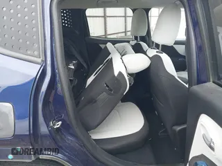 2020 Jeep Renegade Latitude with VIN ZACNJBBB0LPL70356, listed as a IAAI auction lot 41101892 with 1 mi miles. Bid and sale history available at carsss.com. Image 8.