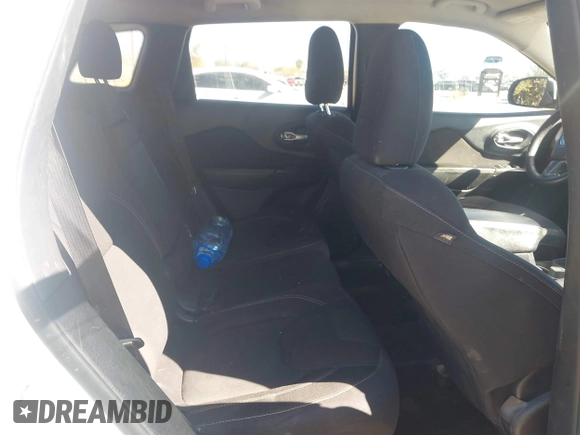 2016 Jeep Cherokee Latitude with VIN 1C4PJMCS9GW134769, listed as a IAAI auction lot 41668793 with 122,539 mi miles and . Bid and sale history available at carsss.com. Image 8.
