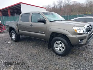 2015 Toyota Tacoma with VIN 3TMLU4EN1FM201554, listed as a IAAI auction lot 42008012 with 118,313 mi miles and . Bid and sale history available at DreamBid. Image 1.