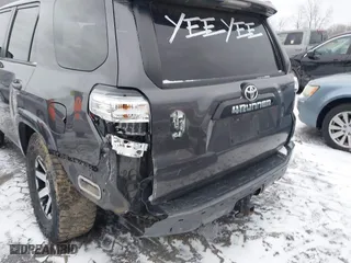 2019 Toyota 4Runner SR5 with VIN JTEBU5JR6K5639752, listed as a IAAI auction lot 41737523 with 85,173 mi miles. Bid and sale history available at carsss.com. Image 6.