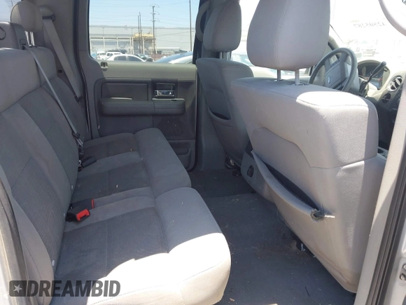 2004 Ford F-150 XLT z VIN 1FTPW12574KA94710, wystawiony jako IAAI lot #42505287 z przebiegiem 154 469 mil mil oraz . Historia ofert i sprzedaży dostępna na DreamBid. Obrazek 8.