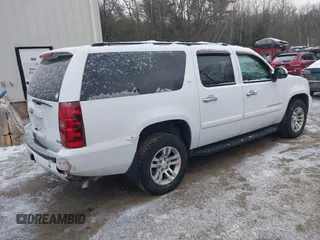2007 Chevrolet Suburban LT with VIN 1GNFK16327J222353, listed as a IAAI auction lot 41393822 with 157,476 mi miles. Bid and sale history available at carsss.com. Image 4.