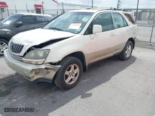 2000 Lexus RX 300 with VIN JT6GF10U9Y0046113, listed as a IAAI auction lot 41974768 with 247,766 mi miles. Bid and sale history available at carsss.com. Image 2.