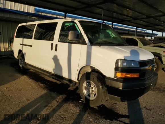2023 Chevrolet Express Passenger LS z VIN 1GAZGNFP2P1259686, wystawiony jako Copart lot #79679114 z przebiegiem 9 322 mil mil oraz Szkoda całkowita • Salvage title. Historia ofert i sprzedaży dostępna na DreamBid. Obrazek 4.