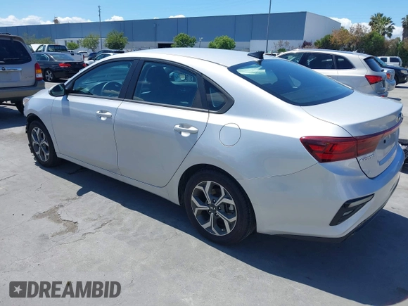 2021 Kia Forte LXS z VIN 3KPF24AD0ME349234, wystawiony jako IAAI lot #42238895 z przebiegiem 66 043 mil mil oraz . Historia ofert i sprzedaży dostępna na DreamBid. Obrazek 3.