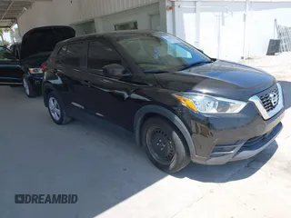 2020 Nissan Kicks S z VIN 3N1CP5BV2LL549918, wystawiony jako IAAI lot #42282631 z przebiegiem 120 403 mil mil oraz . Historia ofert i sprzedaży dostępna na DreamBid. Obrazek 1.