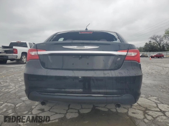 2014 Chrysler 200 Touring z VIN 1C3CCBBG2EN115496, wystawiony jako Copart lot #52072635 z przebiegiem 131 473 mil mil oraz Szkody całkowita. Historia ofert i sprzedaży dostępna na DreamBid. Obrazek 6.
