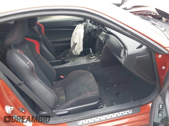 2014 Scion FR-S z VIN JF1ZNAA16E9703911, wystawiony jako IAAI lot #42079578 z przebiegiem 95 754 mil mil oraz . Historia ofert i sprzedaży dostępna na DreamBid. Obrazek 5.
