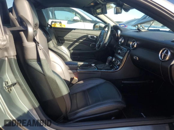 2013 Mercedes-Benz SLK z VIN WDDPK7FA9DF053287, wystawiony jako Copart lot #43588335 z przebiegiem 34 247 mil mil oraz Szkoda całkowita • Salvage title. Historia ofert i sprzedaży dostępna na DreamBid. Obrazek 10.
