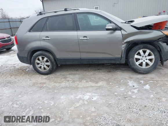 2011 Kia Sorento LX with VIN 5XYKTDA19BG181580, listed as a IAAI auction lot 41386803 with 148,973 mi miles. Bid and sale history available at carsss.com. Image 14.