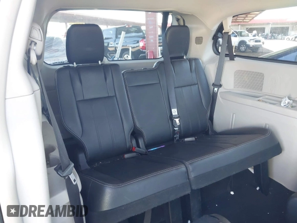 2014 Chrysler Town & Country Touring with VIN 2C4RC1BG8ER434940, listed as a IAAI auction lot 42483562 with 162,625 mi miles and . Bid and sale history available at DreamBid. Image 8.
