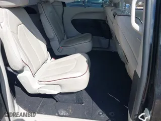 2017 Chrysler Pacifica Limited with VIN 2C4RC1GG5HR812600, listed as a IAAI auction lot 41747528 with 88,810 mi miles. Bid and sale history available at carsss.com. Image 8.
