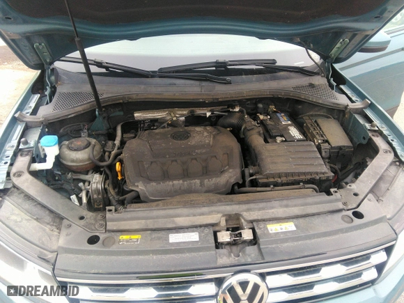 2019 Volkswagen Tiguan S with VIN 3VV1B7AXXKM121963, listed as a IAAI auction lot 40076115 with 167,540 mi miles. Bid and sale history available at carsss.com. Image 10.