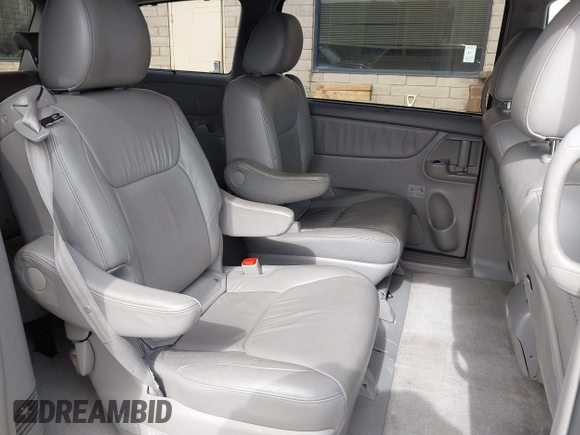 2009 Toyota Sienna XLE with VIN 5TDZK22C29S261516, listed as a IAAI auction lot 41831006 with 147,667 mi miles. Bid and sale history available at carsss.com. Image 8.