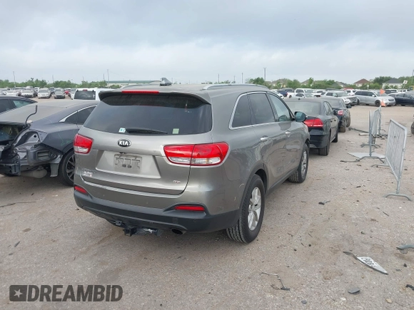 2016 Kia Sorento LX with VIN 5XYPG4A37GG020227, listed as a IAAI auction lot 41922573 with 265,155 mi miles. Bid and sale history available at carsss.com. Image 4.