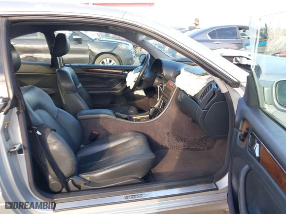 2001 Mercedes-Benz CLK-Class with VIN WDBLJ65G01T083995, listed as a IAAI auction lot 41643860 with 194,174 mi miles. Bid and sale history available at carsss.com. Image 5.