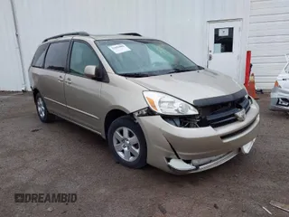 2004 Toyota Sienna XLE with VIN 5TDZA22C44S147299, listed as a IAAI auction lot 33294484 with 258,237 mi miles. Bid and sale history available at carsss.com. Image 1.