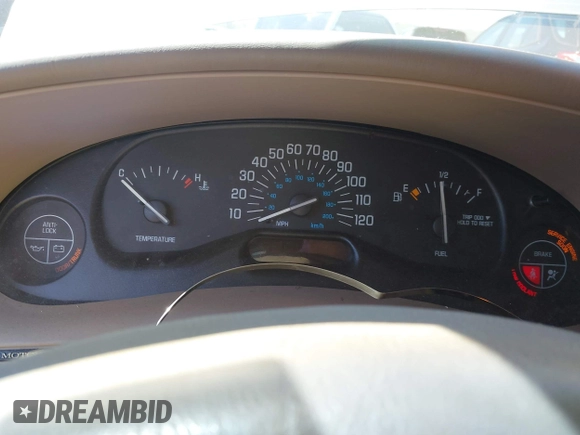 2001 Buick Century Custom with VIN 2G4WS52J611261772, listed as a IAAI auction lot 42143083 with Not Provided miles and . Bid and sale history available at carsss.com. Image 7.