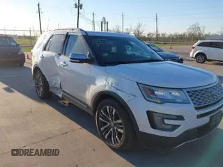 2017 Ford Explorer Platinum z VIN 1FM5K8HT9HGA78465, wystawiony jako IAAI lot #41839665 z przebiegiem 87 937 mil mil oraz . Historia ofert i sprzedaży dostępna na DreamBid. Obrazek 1.