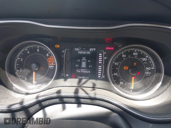 2019 Jeep Cherokee Latitude z VIN 1C4PJMCB0KD161976, wystawiony jako IAAI lot #42510314 z przebiegiem 256 990 mil mil oraz . Historia ofert i sprzedaży dostępna na DreamBid. Obrazek 15.