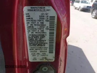 1997 Nissan Frontier XE z VIN 1N6SD11Y4VC415557, wystawiony jako IAAI lot #42399415 z przebiegiem 131 363 mil mil oraz . Historia ofert i sprzedaży dostępna na DreamBid. Obrazek 9.