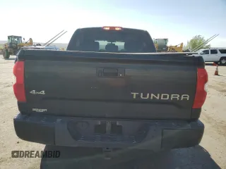 2017 Toyota Tundra Limited с VIN 5TFHW5F15HX645342, выставлен на аукционе Copart как лот 53856595 с пробегом 142 099 миль миль и Списание • Salvage title. История ставок и продаж доступна на DreamBid. Изображение 6.