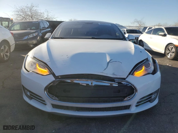 2013 Tesla Model S with VIN 5YJSA1CNXDFP11442, listed as a Copart auction lot 46593475 with 0 miles and Salvage Title. Bid and sale history available at carsss.com. Image 5.