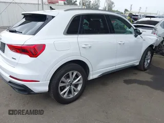 2021 Audi Q3 S line Premium z VIN WA1DECF31M1074155, wystawiony jako IAAI lot #42381678 z przebiegiem 36 894 mil mil oraz . Historia ofert i sprzedaży dostępna na DreamBid. Obrazek 4.