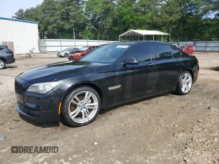 2015 BMW 7 Series 740i z VIN WBAYA6C56FGK16684, wystawiony jako Copart lot #55774275 z przebiegiem 85 281 mil mil oraz Szkoda całkowita • Salvage title. Historia ofert i sprzedaży dostępna na DreamBid. Obrazek 1.