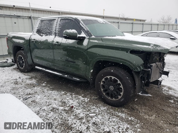 2022 Toyota Tundra 4WD SR5 with VIN 5TFLA5DB0NX055808, listed as a Copart auction lot 44607375 with 41,653 mi miles and Salvage Title. Bid and sale history available at carsss.com. Image 4.