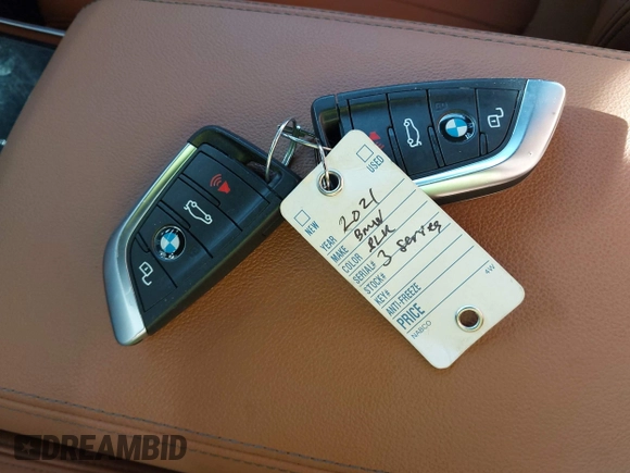 2021 BMW 3 Series 330i xDrive z VIN 3MW5R7J03M8B87133, wystawiony jako IAAI lot #42005842 z przebiegiem 28 668 mil mil oraz . Historia ofert i sprzedaży dostępna na DreamBid. Obrazek 11.