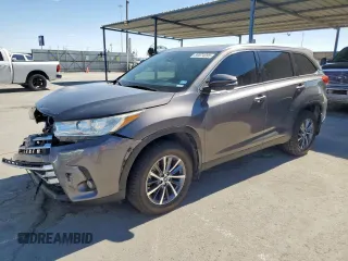 2019 Toyota Highlander SE z VIN 5TDJZRFH9KS607123, wystawiony jako Copart lot #59574095 z przebiegiem 47 962 mil mil oraz Szkoda całkowita • Salvage title. Historia ofert i sprzedaży dostępna na DreamBid. Obrazek 1.