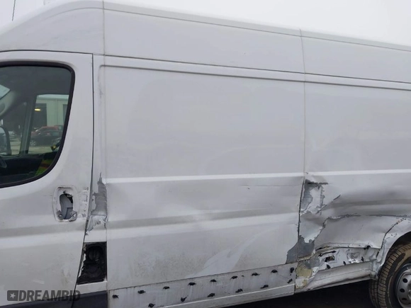 2021 Ram ProMaster Cargo Van with VIN 3C6LRVDG8ME522726, listed as a IAAI auction lot 41542686 with 224,275 mi miles. Bid and sale history available at carsss.com. Image 14.