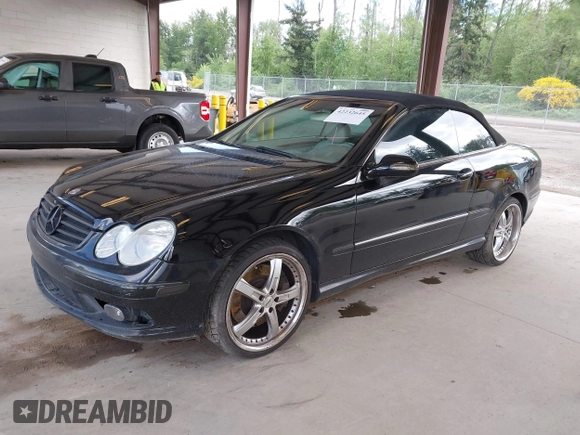 2005 Mercedes-Benz CLK 500 with VIN WDBTK75J55F139609, listed as a IAAI auction lot 42232645 with 136,367 mi miles and . Bid and sale history available at DreamBid. Image 17.