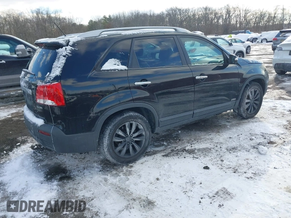 2011 Kia Sorento EX with VIN 5XYKUDA25BG043458, listed as a IAAI auction lot 41363660 with 197,151 mi miles. Bid and sale history available at carsss.com. Image 4.