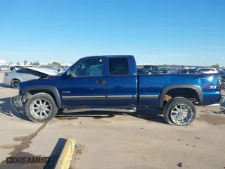 2000 Chevrolet Silverado 1500 LT with VIN 1GCEK19T9YE352379, listed as a IAAI auction lot 41306707 with 154,191 mi miles. Bid and sale history available at carsss.com. Image 14.