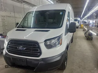 2019 Ford Transit z VIN 1FTYR2CG7KKA96911, wystawiony jako IAAI lot #42566551 z przebiegiem 207 807 mil mil oraz . Historia ofert i sprzedaży dostępna na DreamBid. Obrazek 25.
