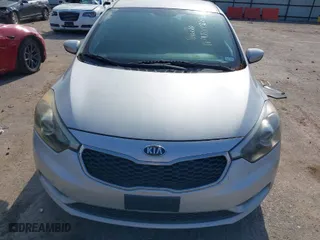 2016 Kia Forte 5-Door LX with VIN KNAFK5A8XG5629507, listed as a IAAI auction lot 42098605 with 140,627 mi miles. Bid and sale history available at carsss.com. Image 6.