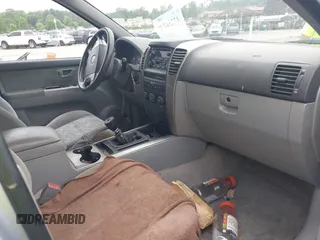 2006 Kia Sorento LX z VIN KNDJD733265628581, wystawiony jako IAAI lot #42254270 z przebiegiem 187 286 mil mil oraz . Historia ofert i sprzedaży dostępna na DreamBid. Obrazek 5.