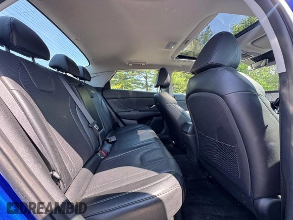 2023 Hyundai Elantra Limited z VIN KMHLN4AJ3PU049110, wystawiony jako Copart lot #57186765 z przebiegiem 146 557 mil mil oraz Czysty tytuł • Clean title. Historia ofert i sprzedaży dostępna na DreamBid. Obrazek 6.