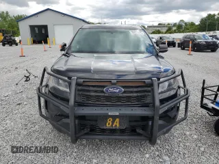 2019 Ford Police Interceptor Utility z VIN 1FM5K8AR0KGB44522, wystawiony jako Copart lot #58401635 z przebiegiem Nie podano mil oraz Tytuł czysty. Historia ofert i sprzedaży dostępna na DreamBid. Obrazek 5.